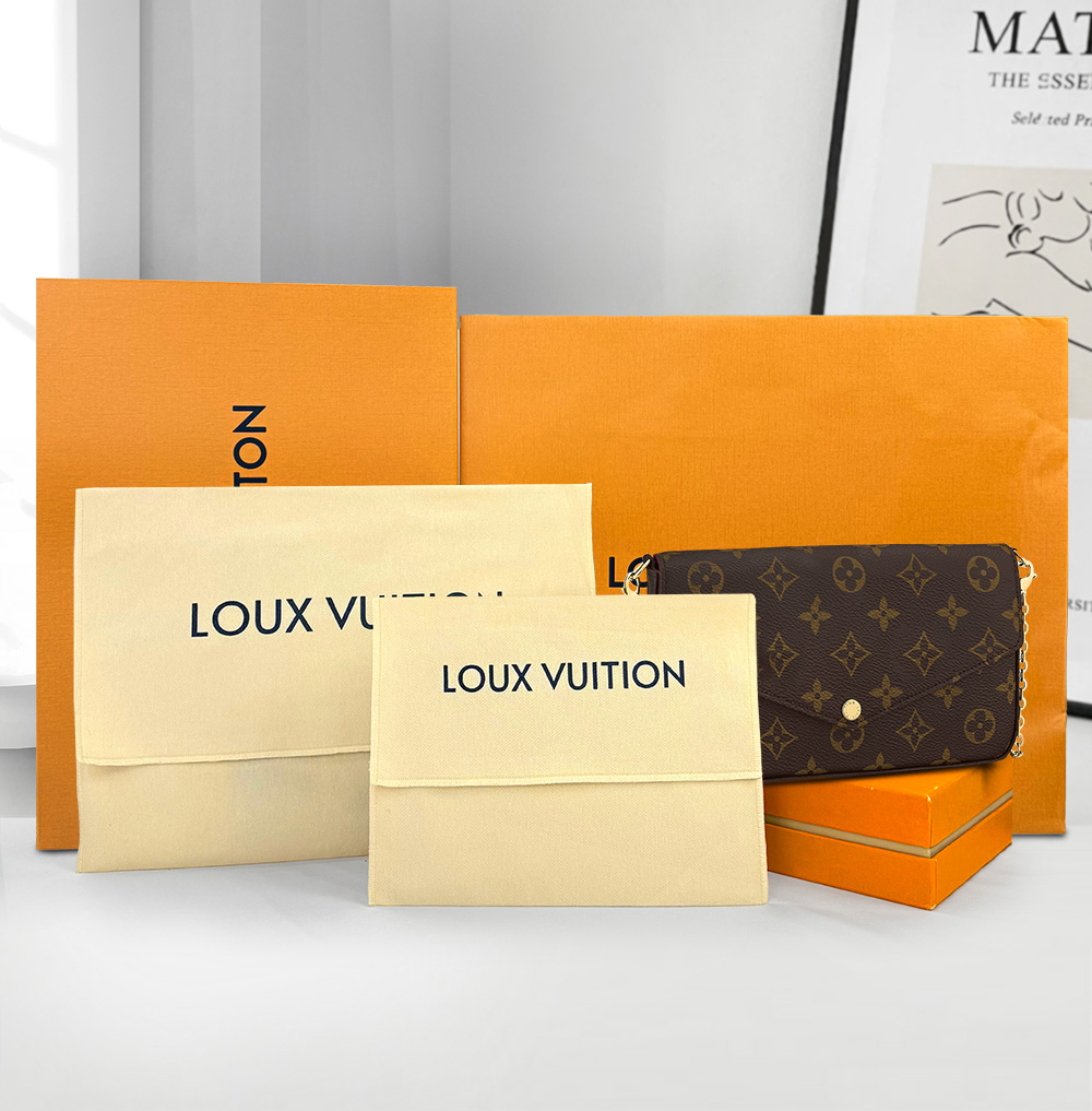 Loux Vuition Envelope